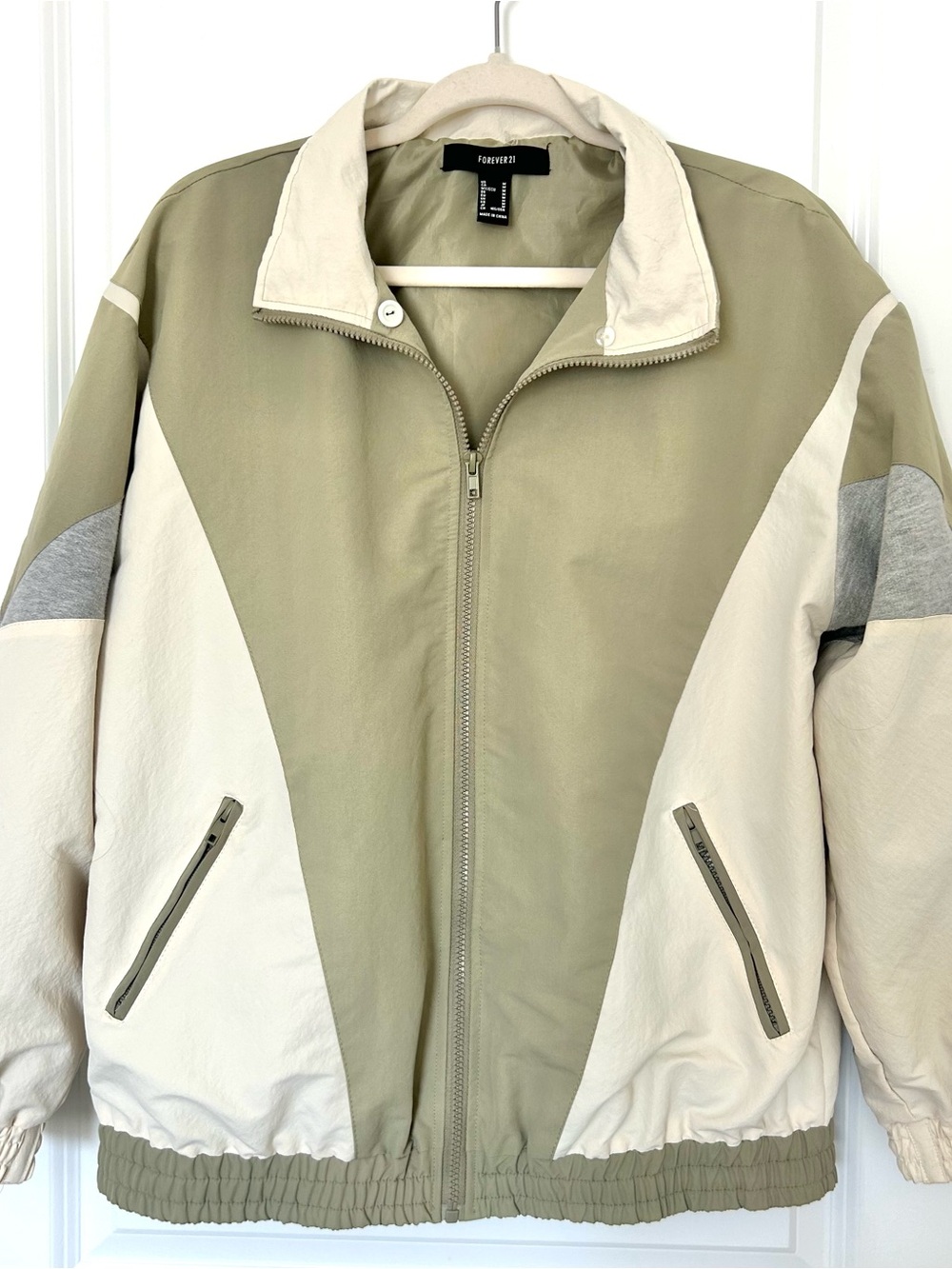 Forever 21 Windbreaker Jacket Size M Green Beige Colorblock Retro Zip